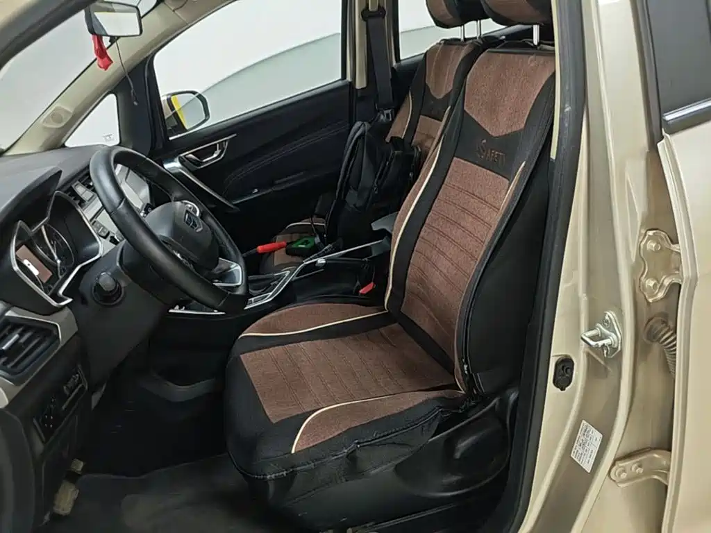 Geely Vision X3 — фото 15