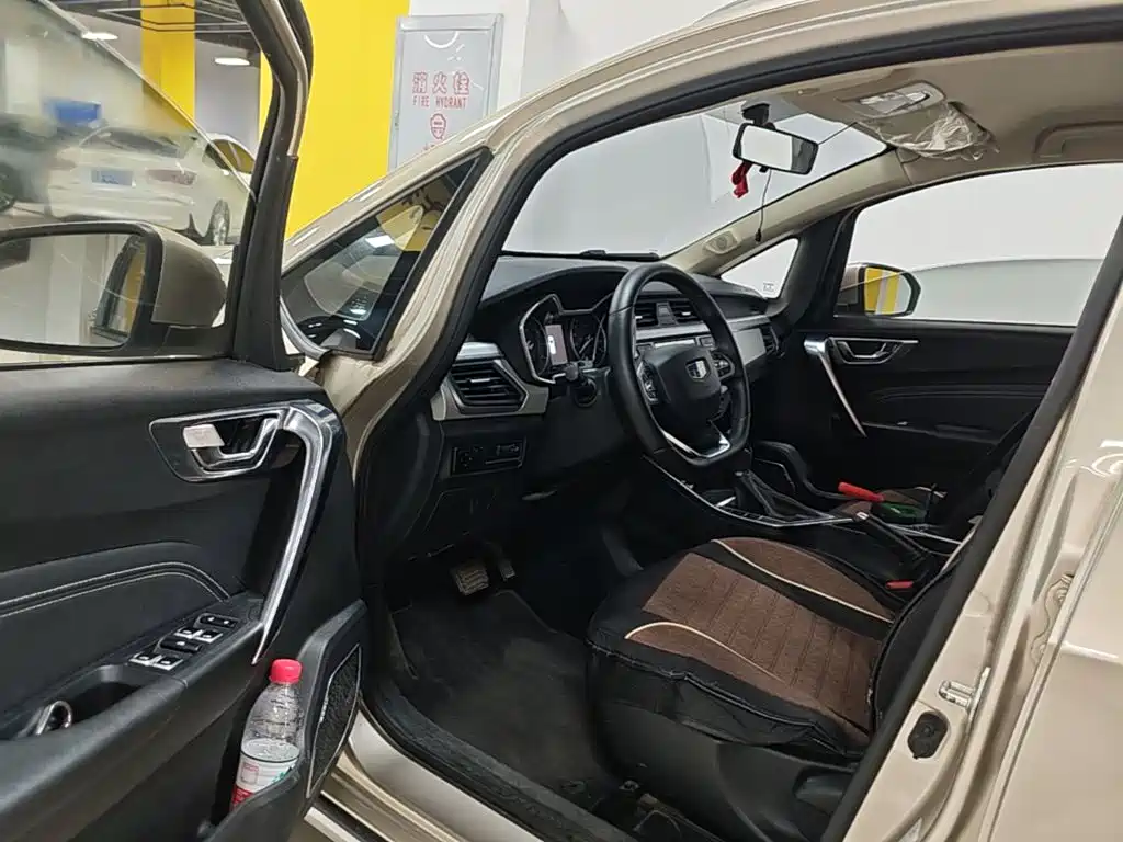 Geely Vision X3 — фото 16