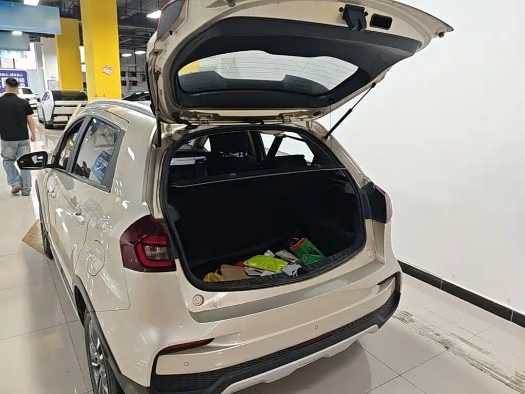 Geely Vision X3 — фото 19