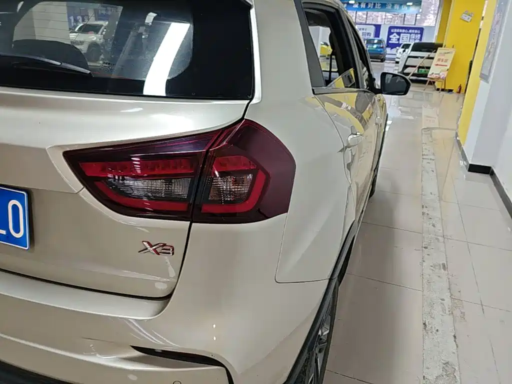 Geely Vision X3 — фото 8