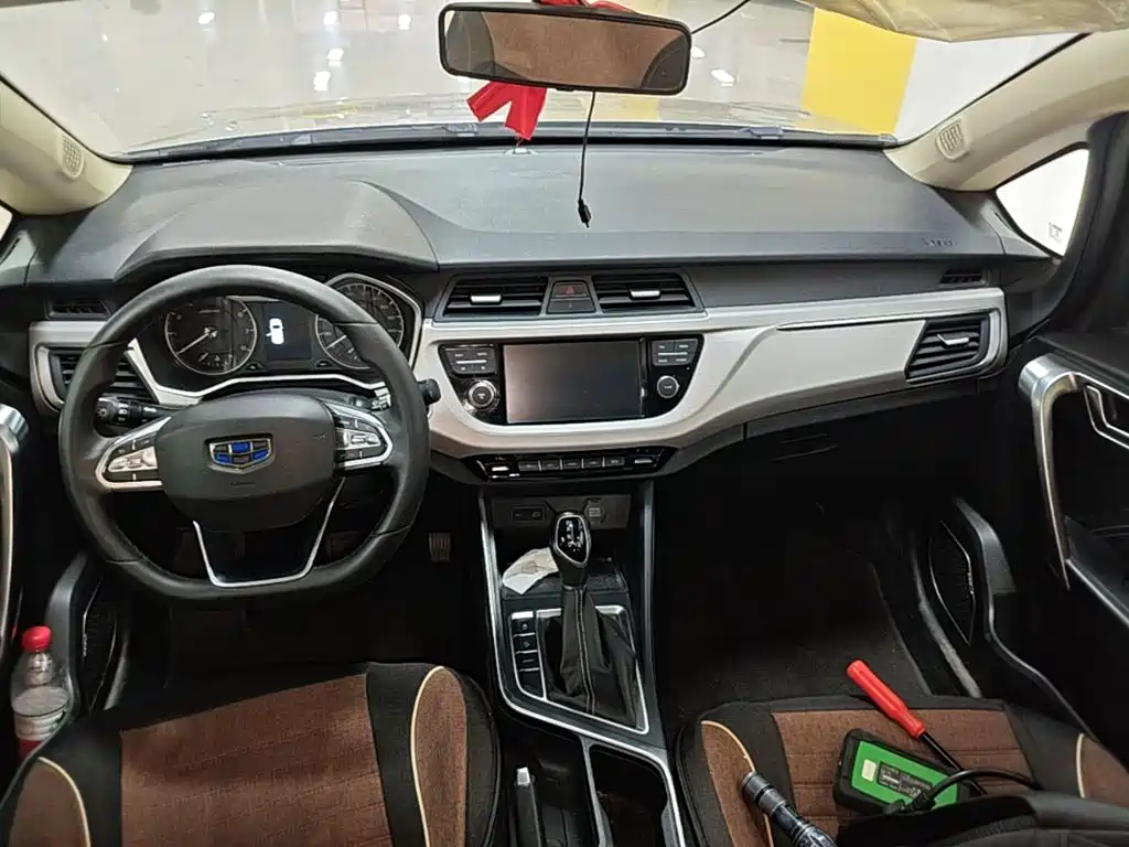 Geely Vision X3 — фото 10