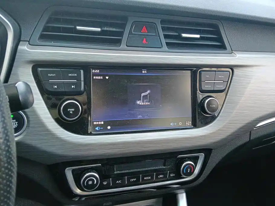 Geely Vision X3 — фото 13