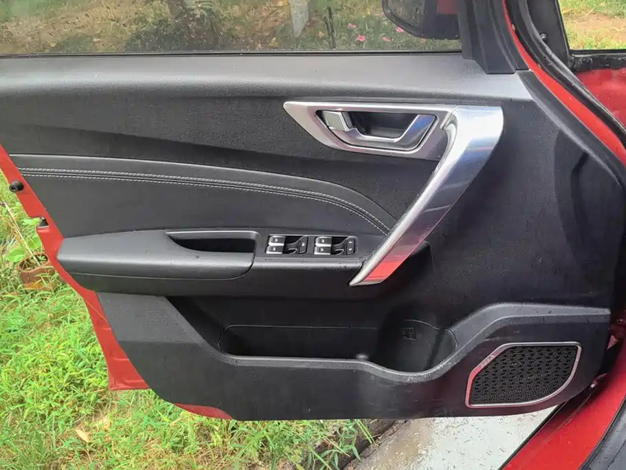 Geely Vision X3 — фото 7