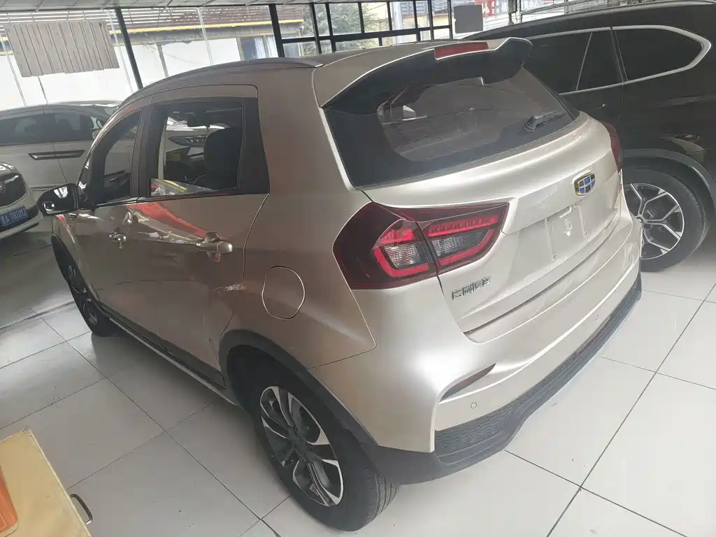 Geely Vision X3 — фото 7