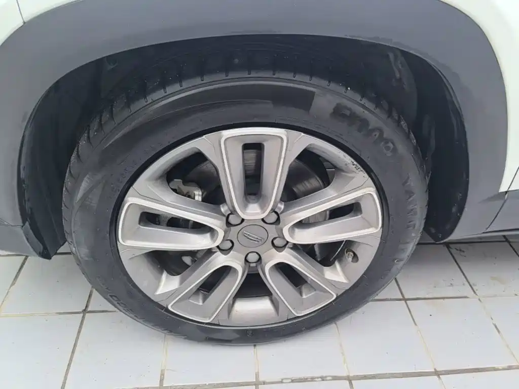 Geely Icon — фото 23
