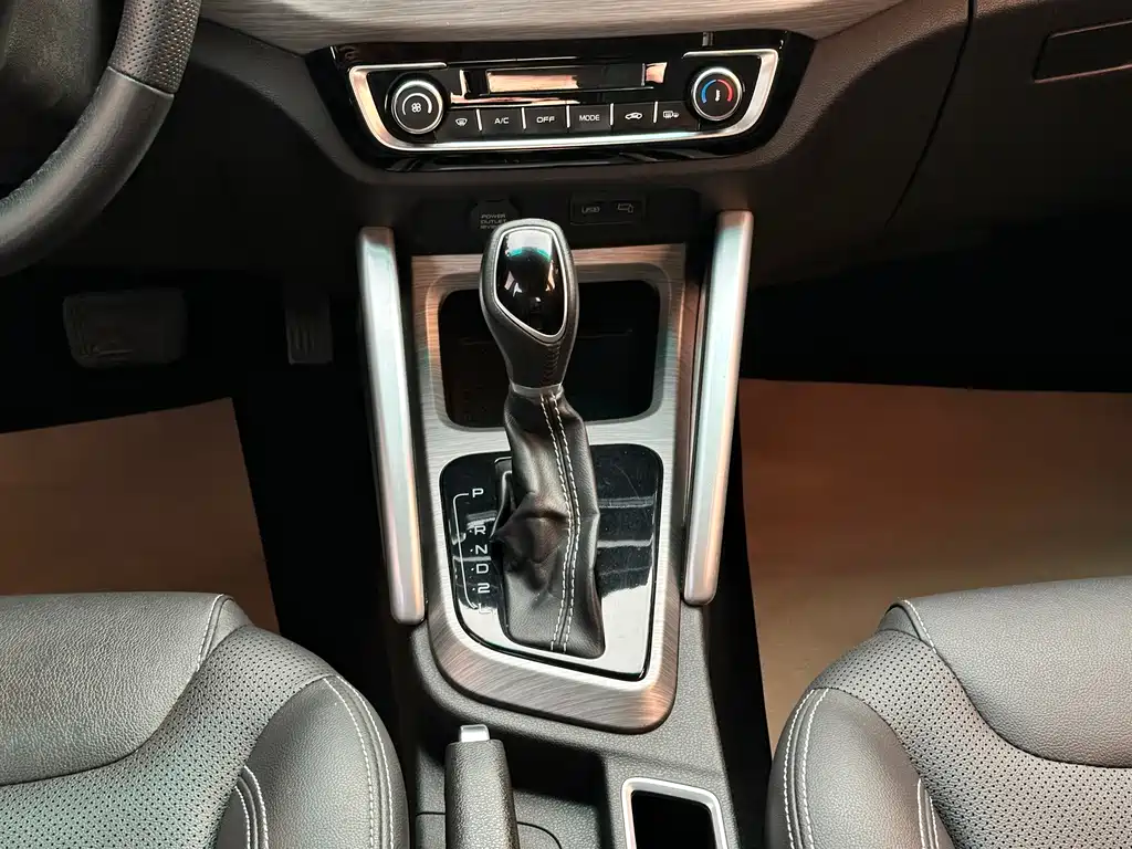 Geely Vision X3 — фото 17