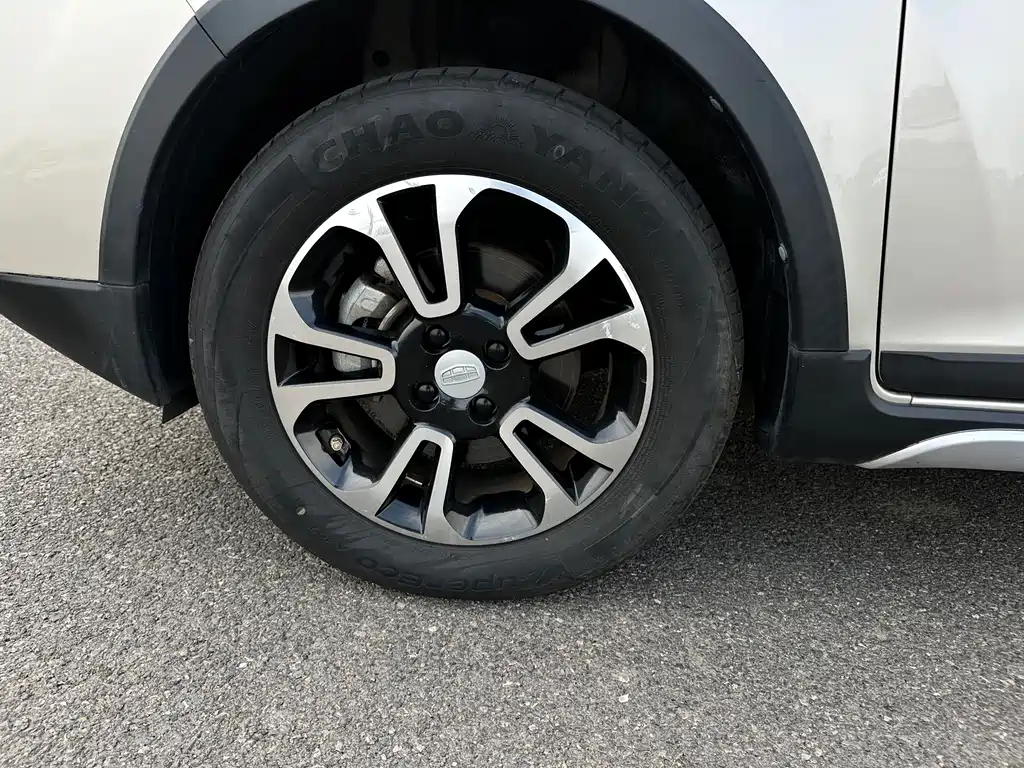 Geely Vision X3 — фото 20