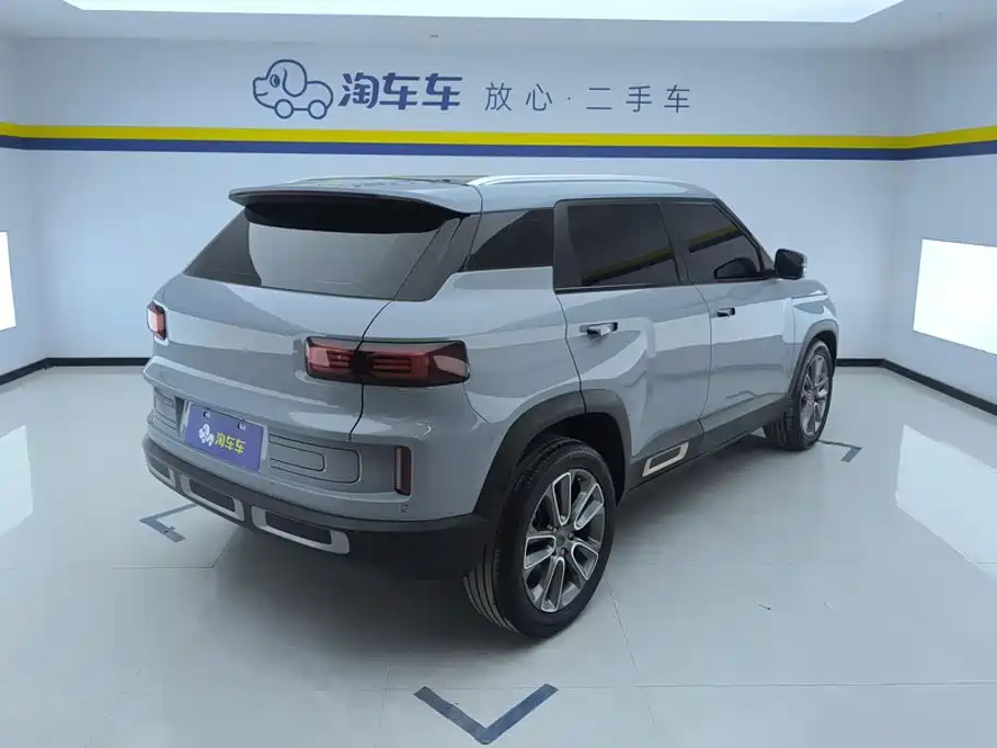 Geely Icon — фото 3