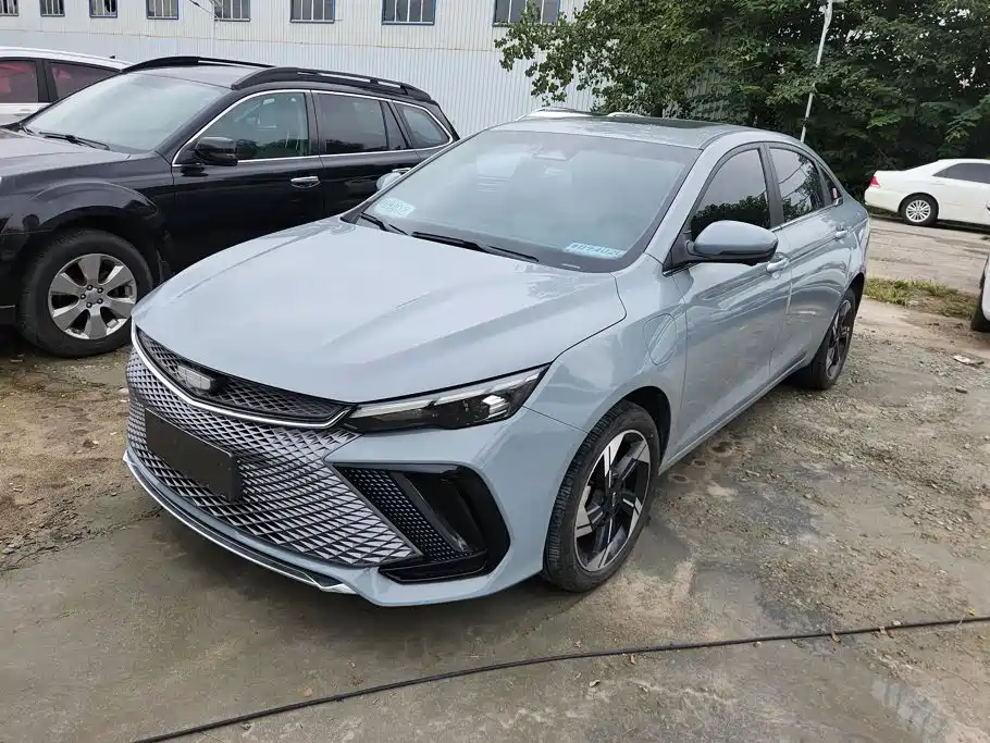 Geely L HiP