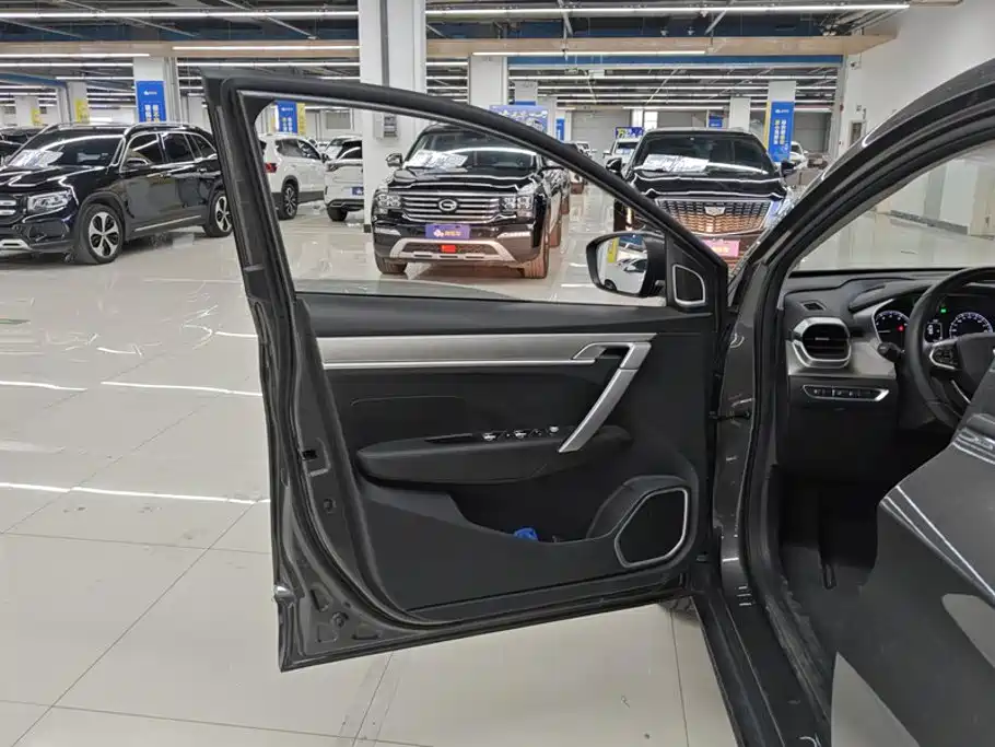 Geely Binyue — фото 7