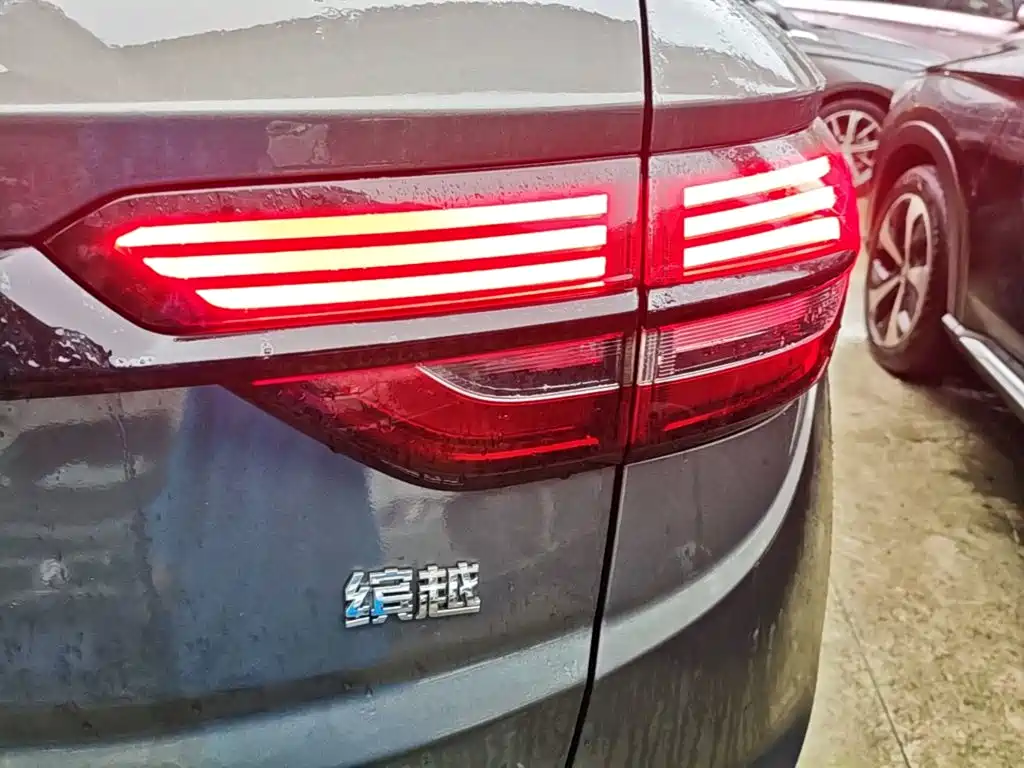 Geely Binyue — фото 8