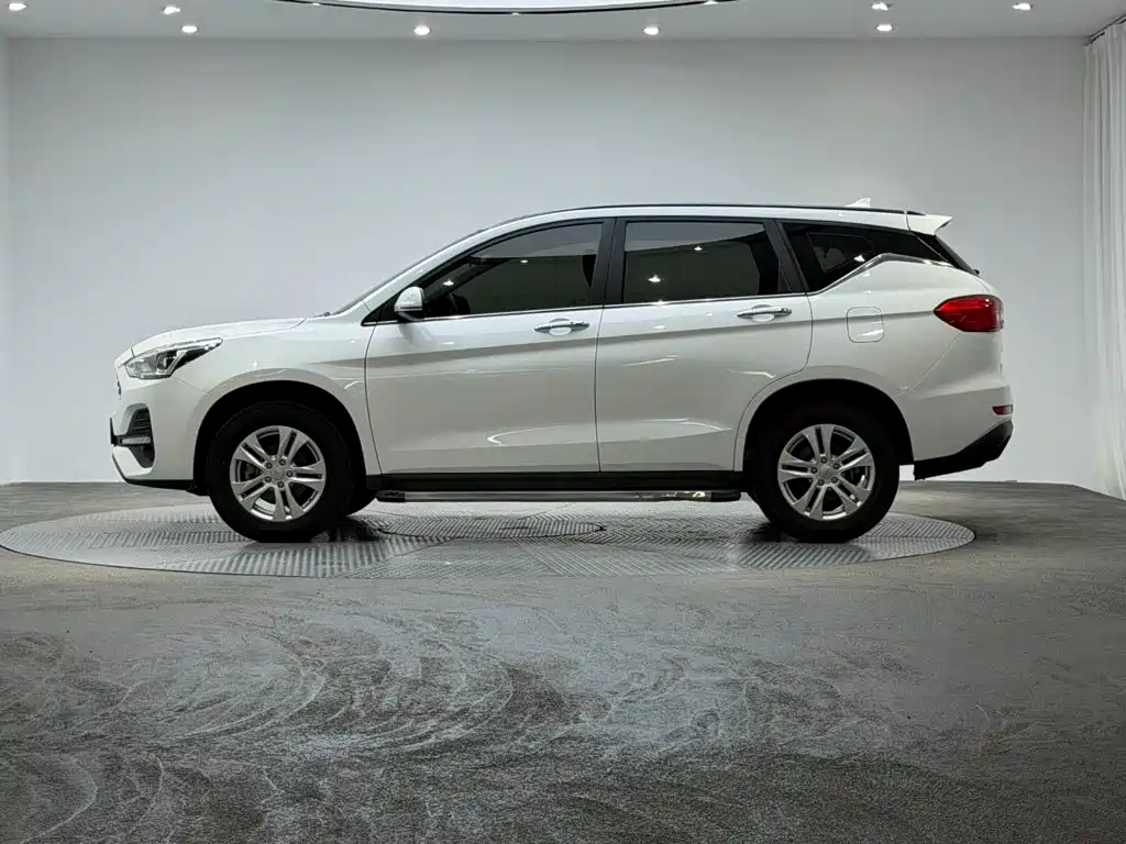 Haval M6 — фото 5