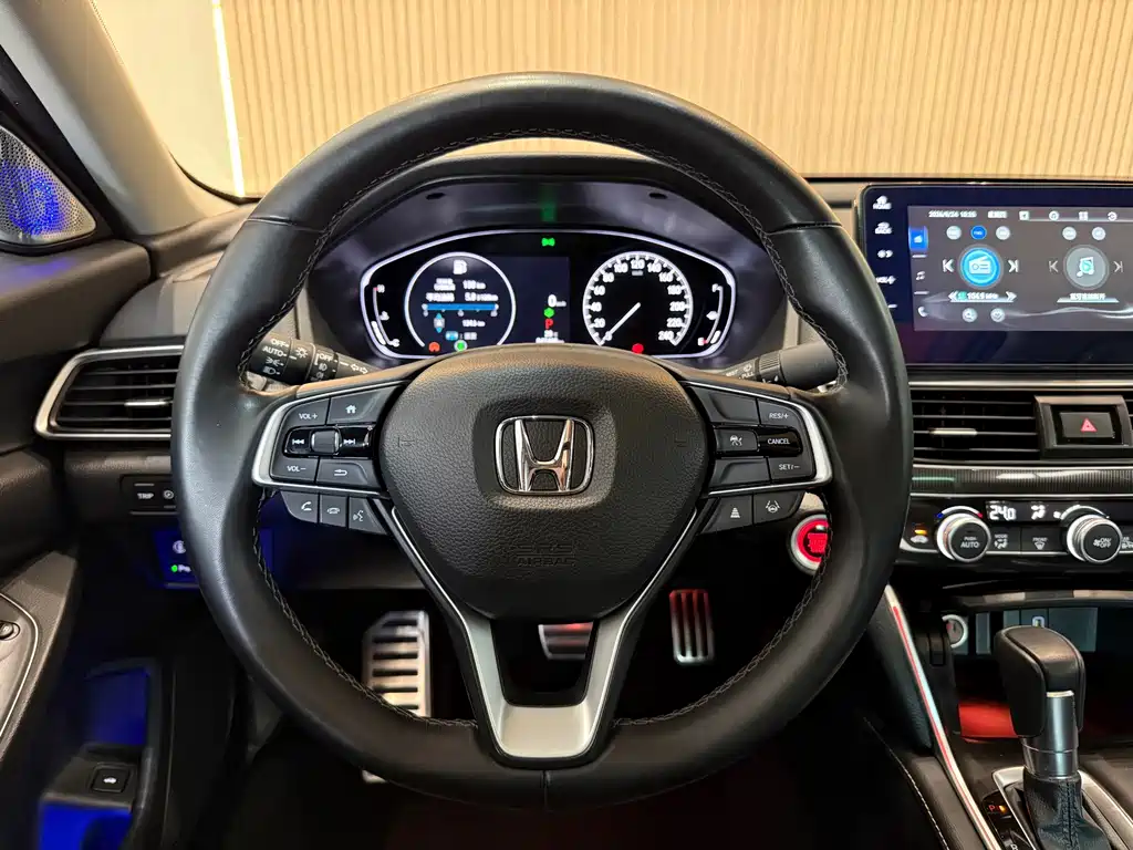 Honda Accord — фото 8