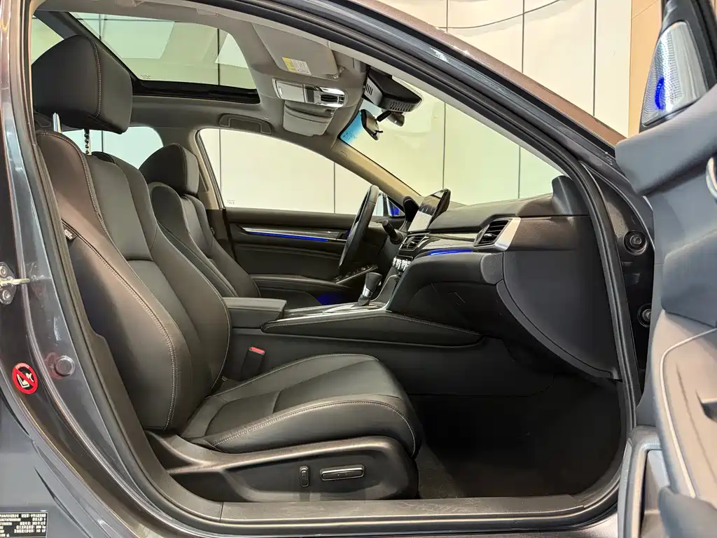 Honda Accord — фото 10