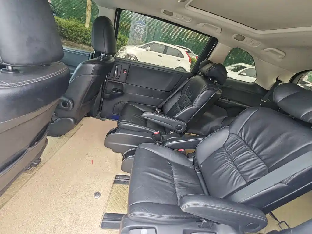 Honda Odyssey — фото 11