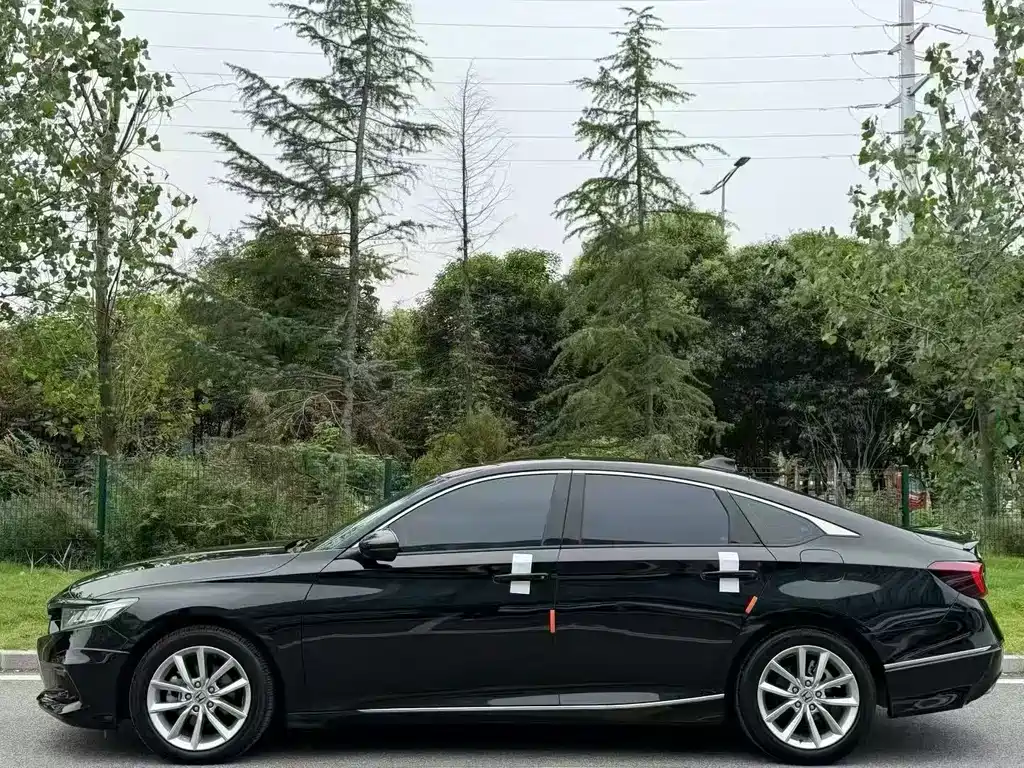 Honda Accord — фото 6