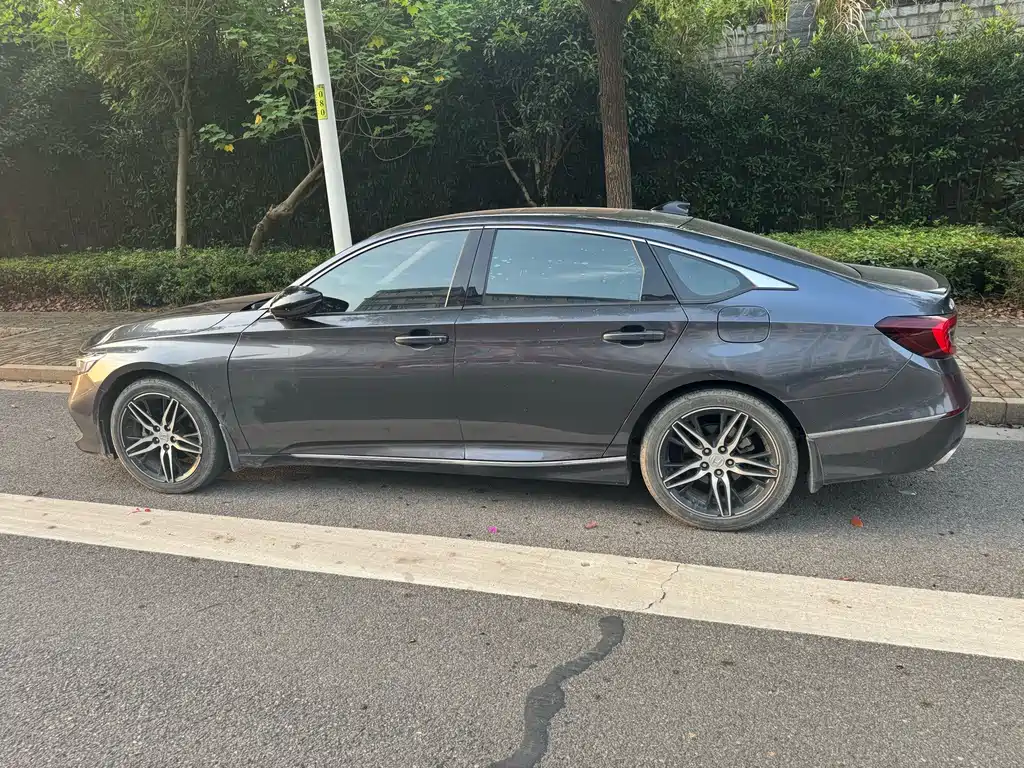 Honda Accord — фото 7