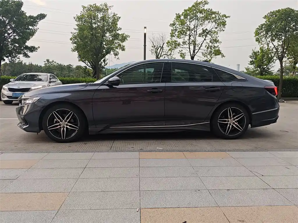 Honda Accord — фото 3