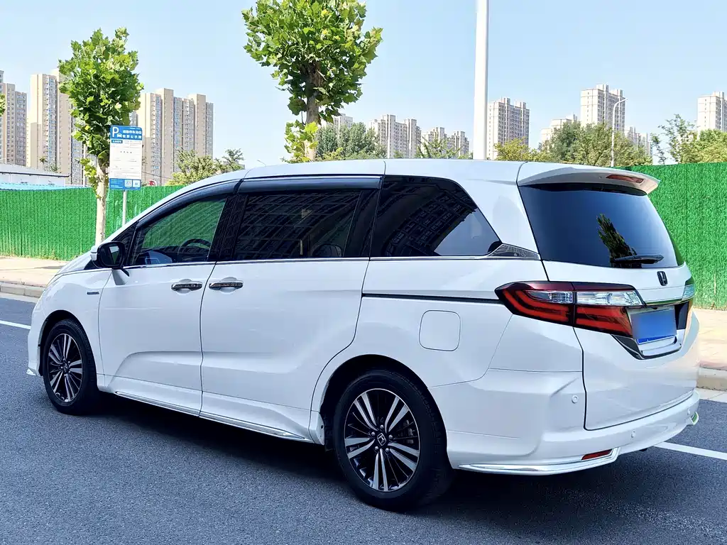 Honda Odyssey — фото 17