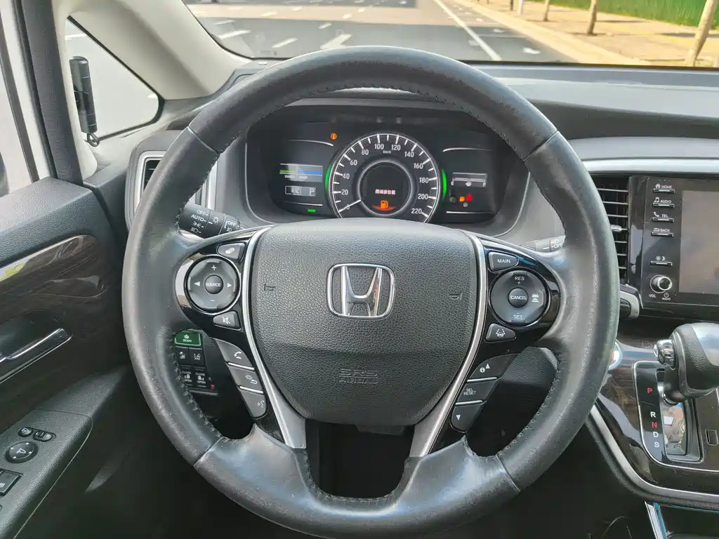 Honda Odyssey — фото 10