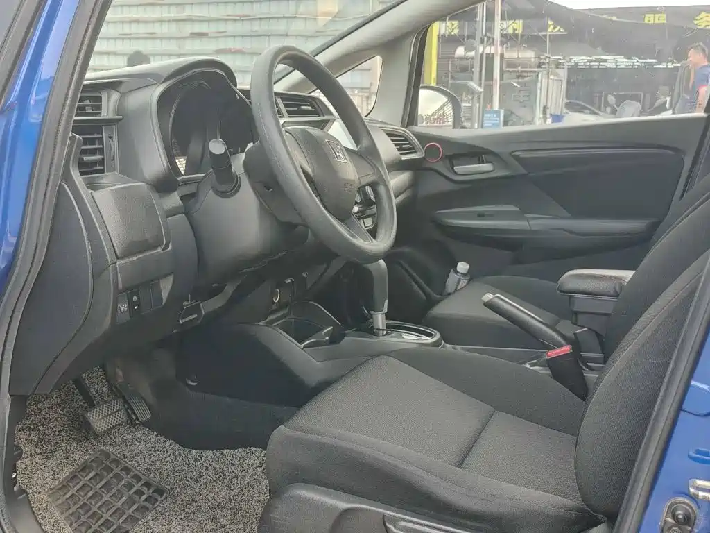 Honda Fit — фото 5