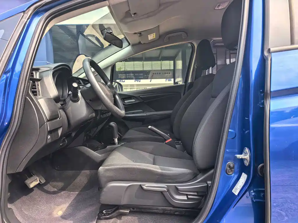 Honda Fit — фото 9