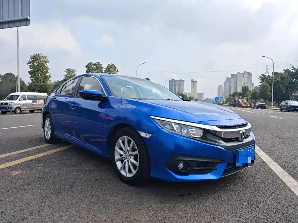 Honda Civic — фото 11
