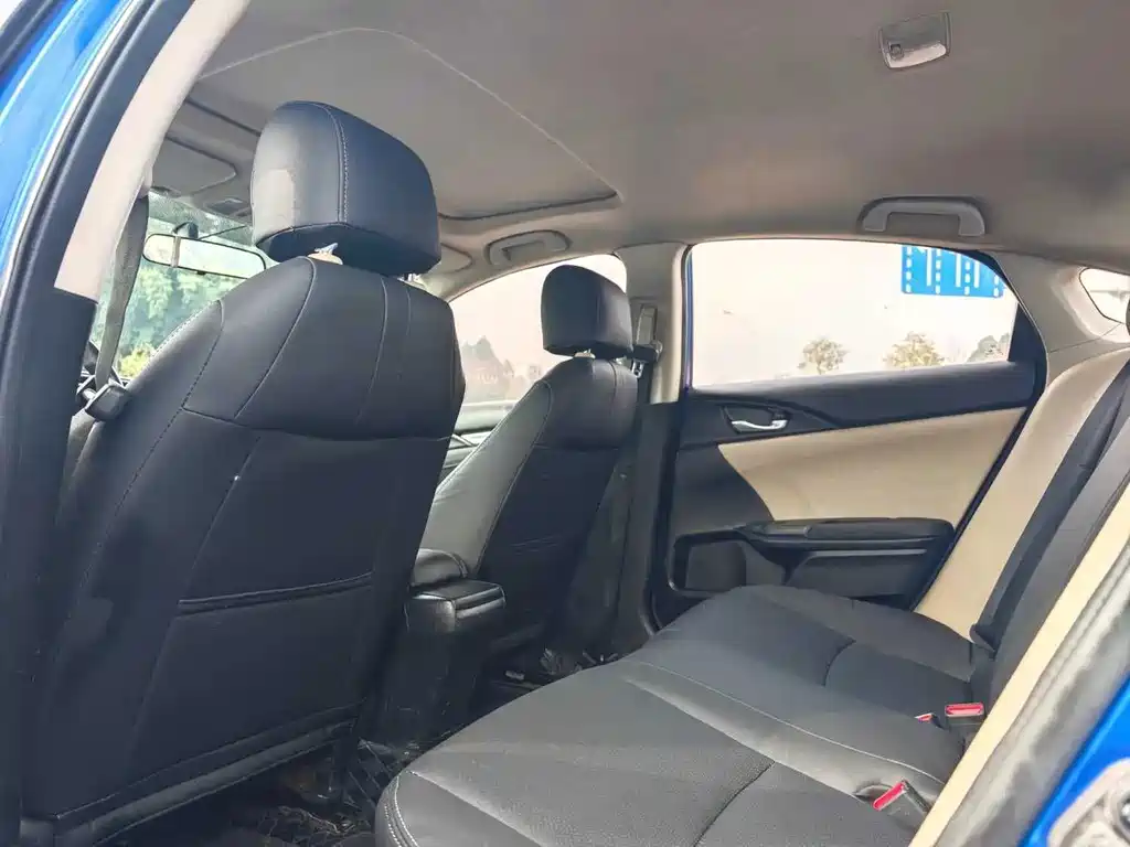 Honda Civic — фото 7