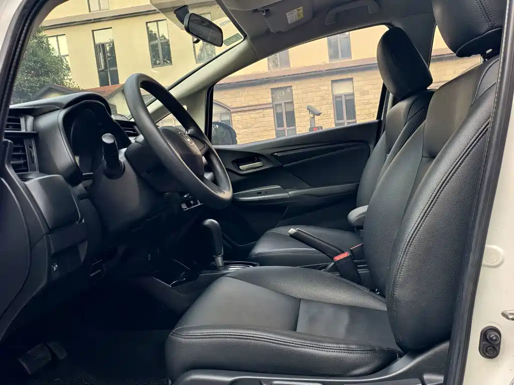 Honda Fit — фото 5