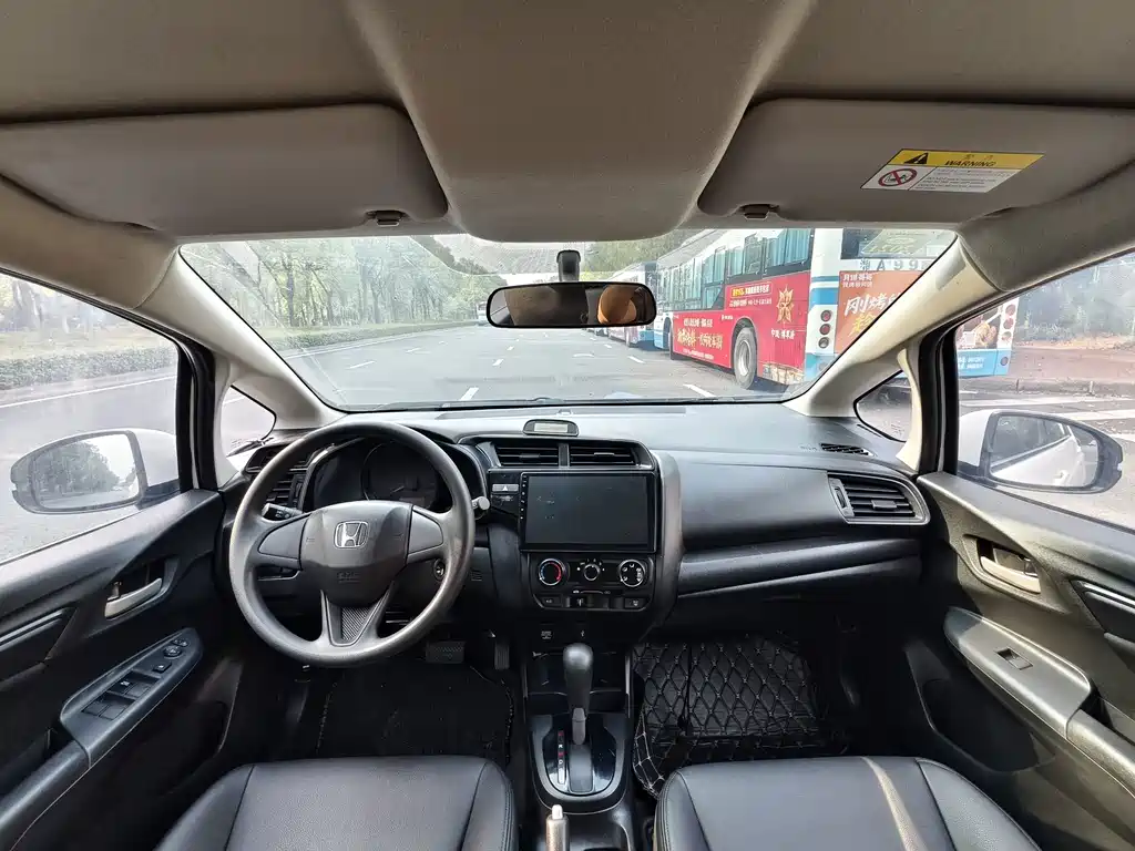 Honda Fit — фото 6