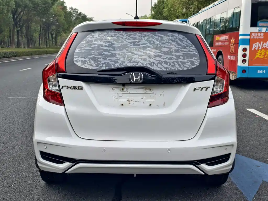 Honda Fit — фото 8
