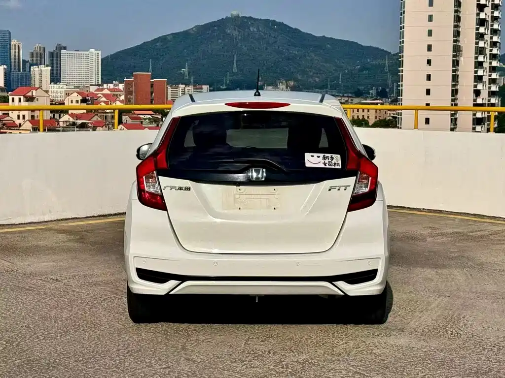 Honda Fit — фото 4
