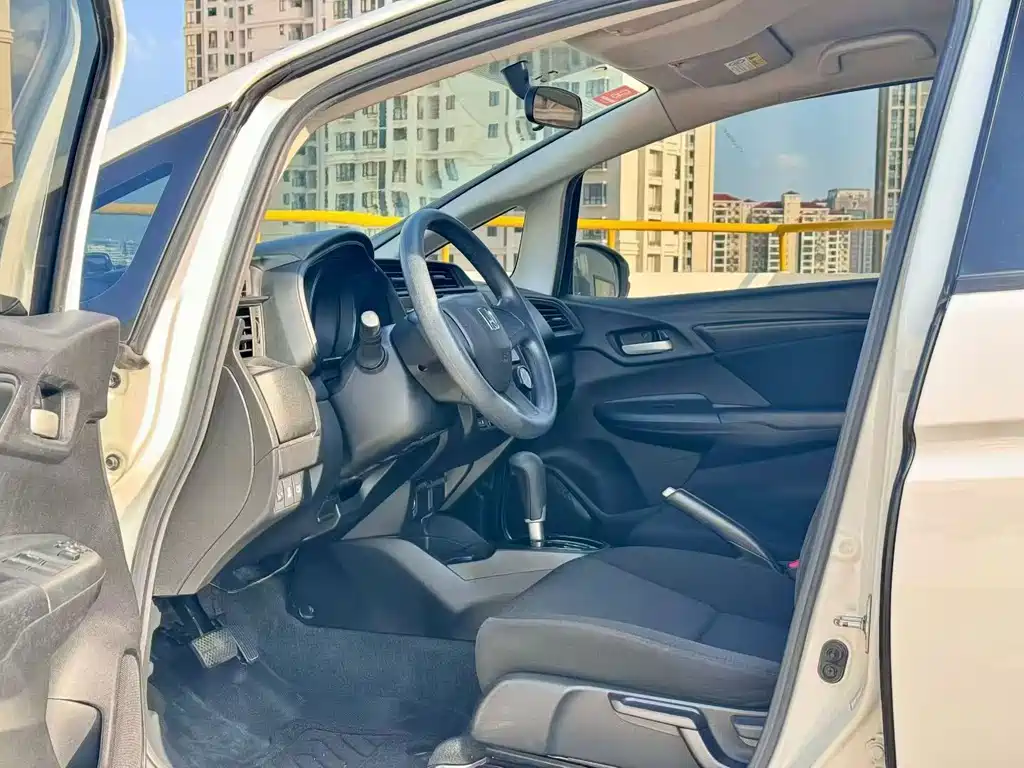 Honda Fit — фото 9