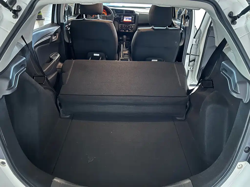 Honda Fit — фото 10