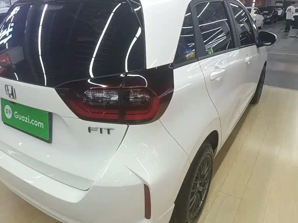 Honda Fit — фото 7
