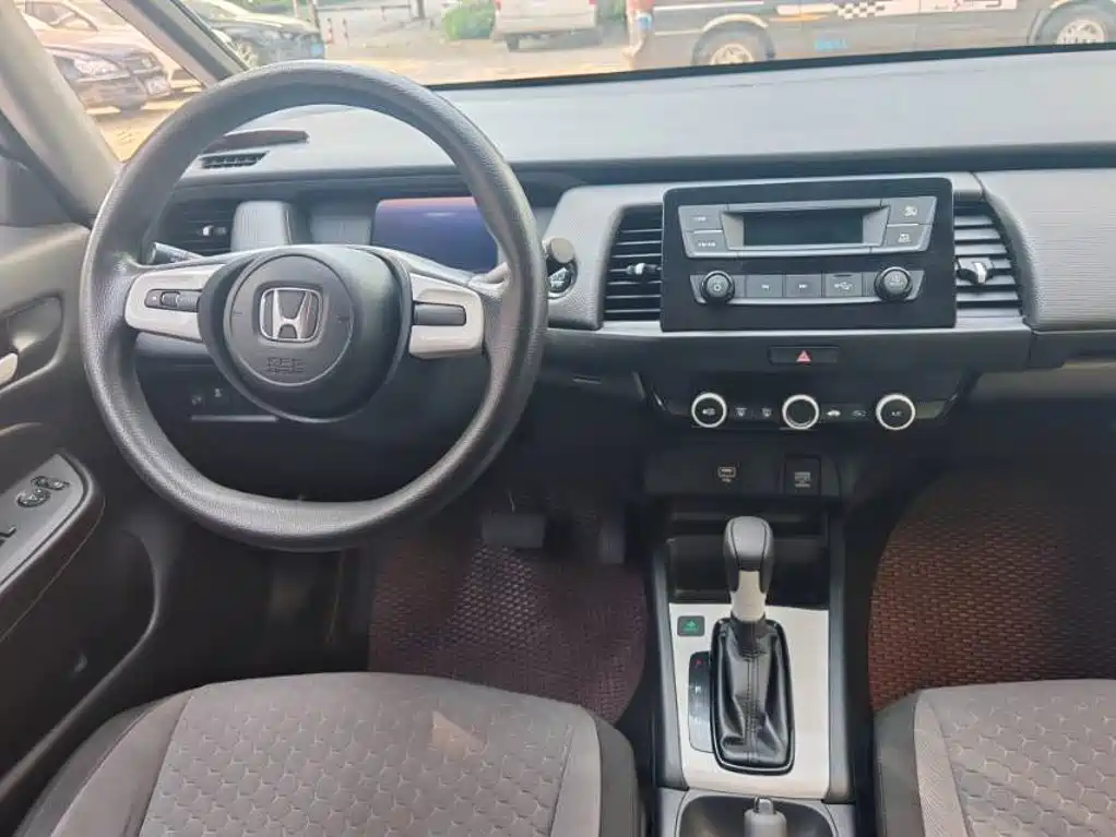Honda Fit — фото 7