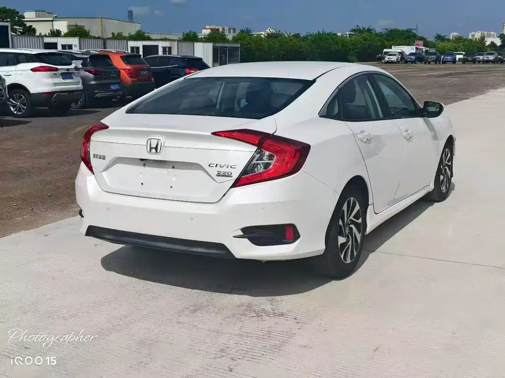 Honda Civic — фото 7