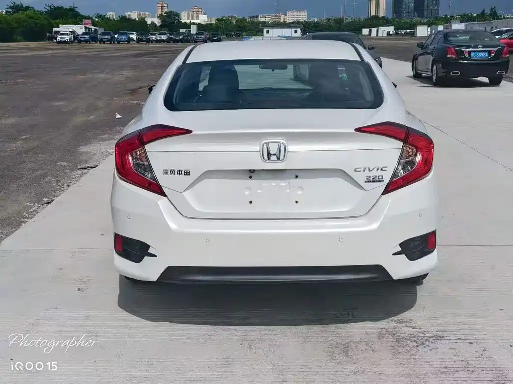 Honda Civic — фото 8
