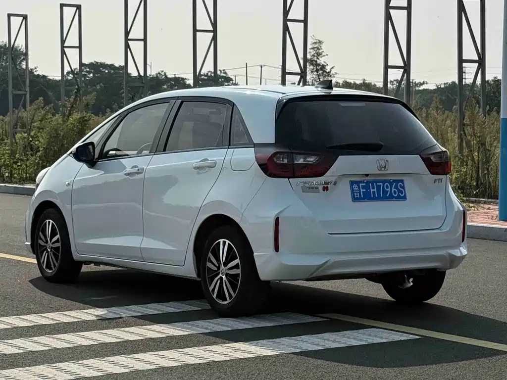 Honda Fit — фото 4