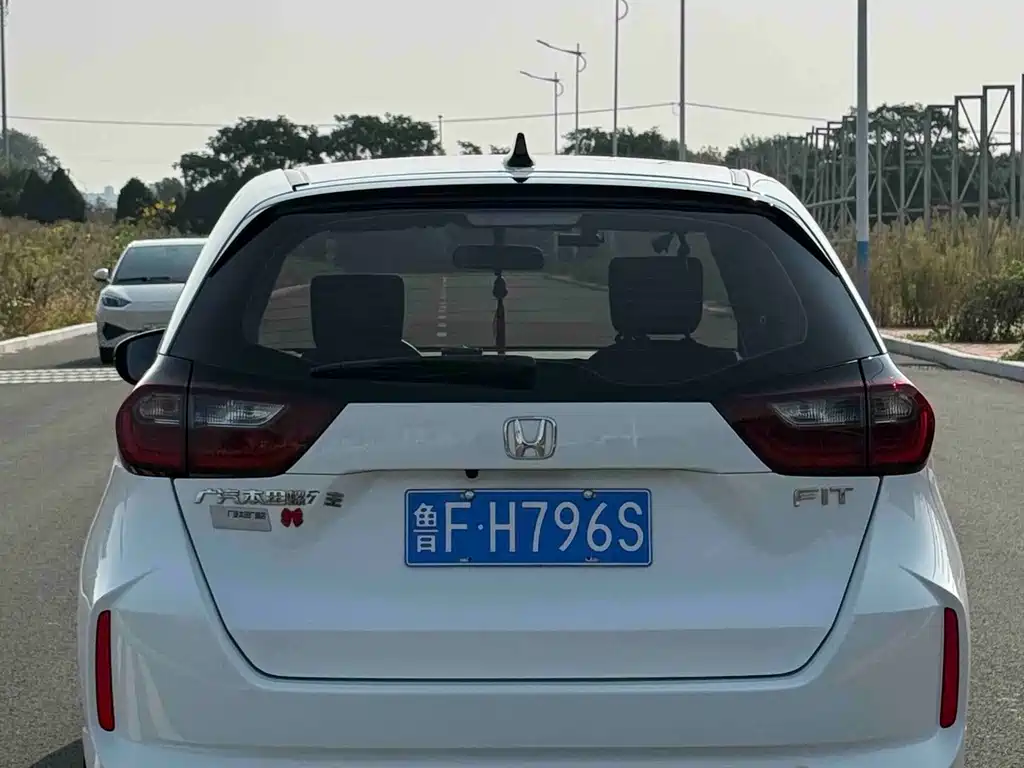Honda Fit — фото 5