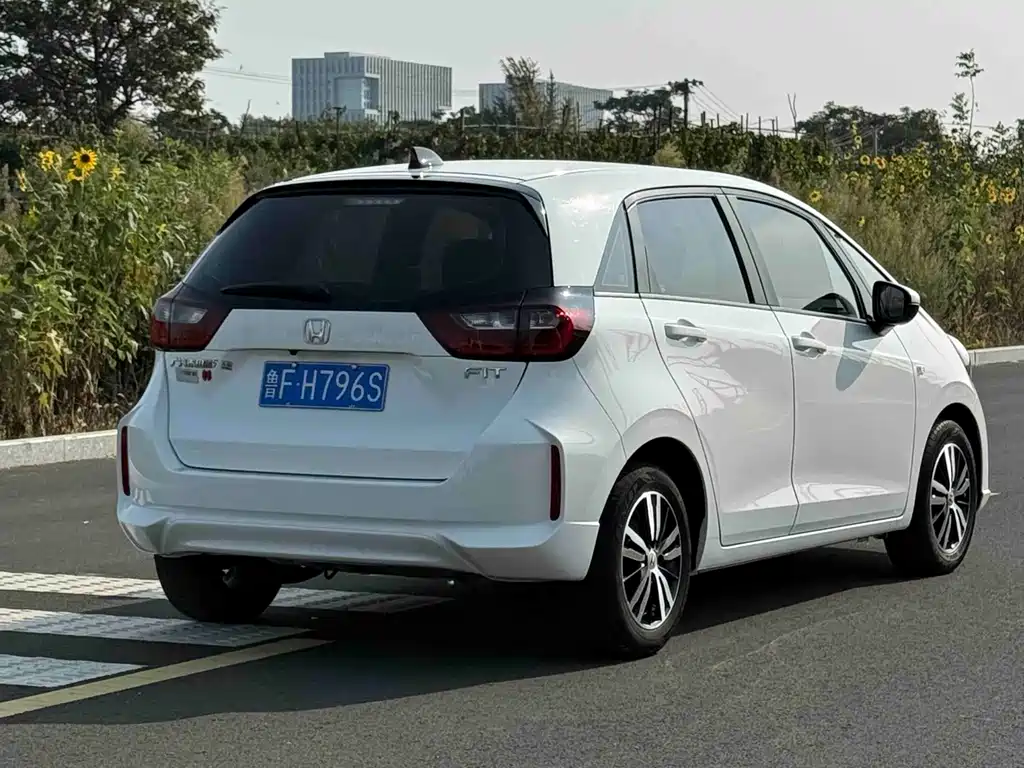 Honda Fit — фото 6