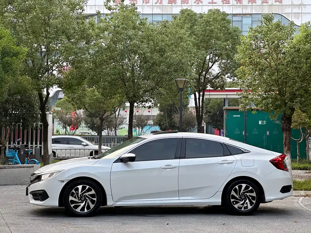 Honda Civic — фото 4