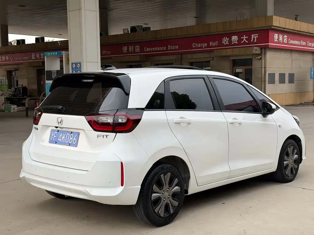 Honda Fit — фото 6