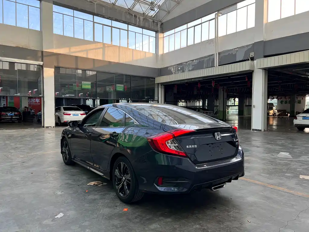 Honda Civic — фото 11