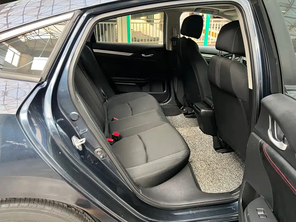 Honda Civic — фото 7