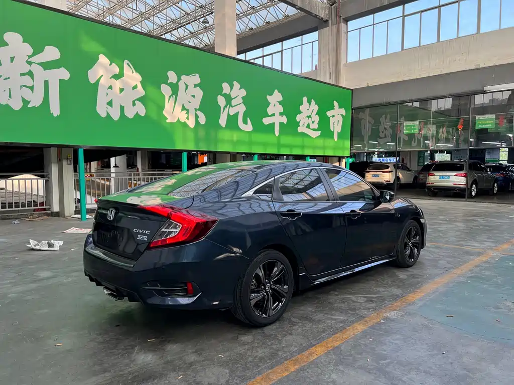 Honda Civic — фото 9