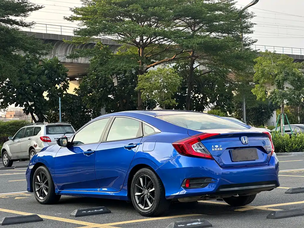Honda Civic — фото 6