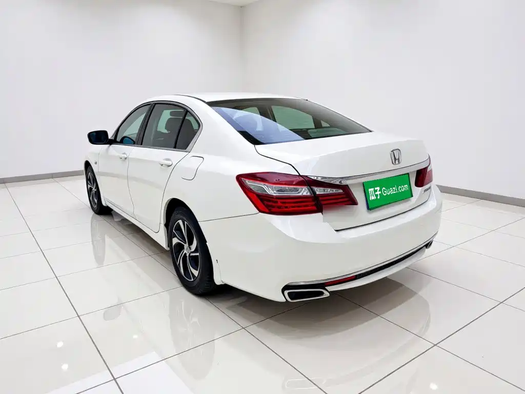 Honda Accord — фото 4