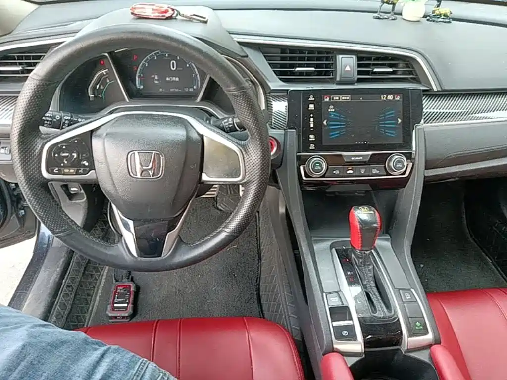 Honda Civic — фото 10
