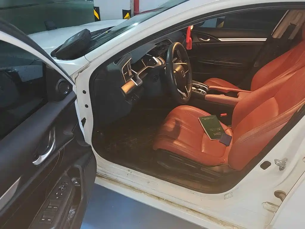 Honda Civic — фото 14